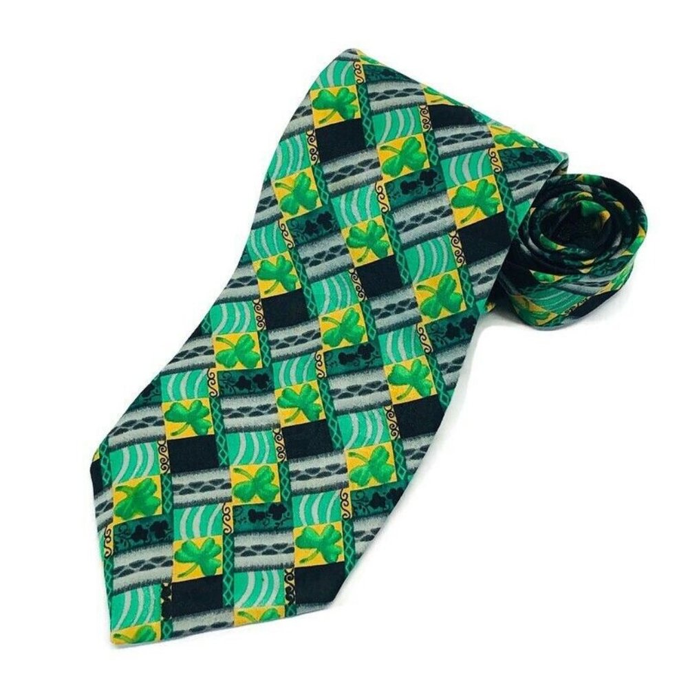 Hallmark St. Patricks Day Tied Necktie NWOT